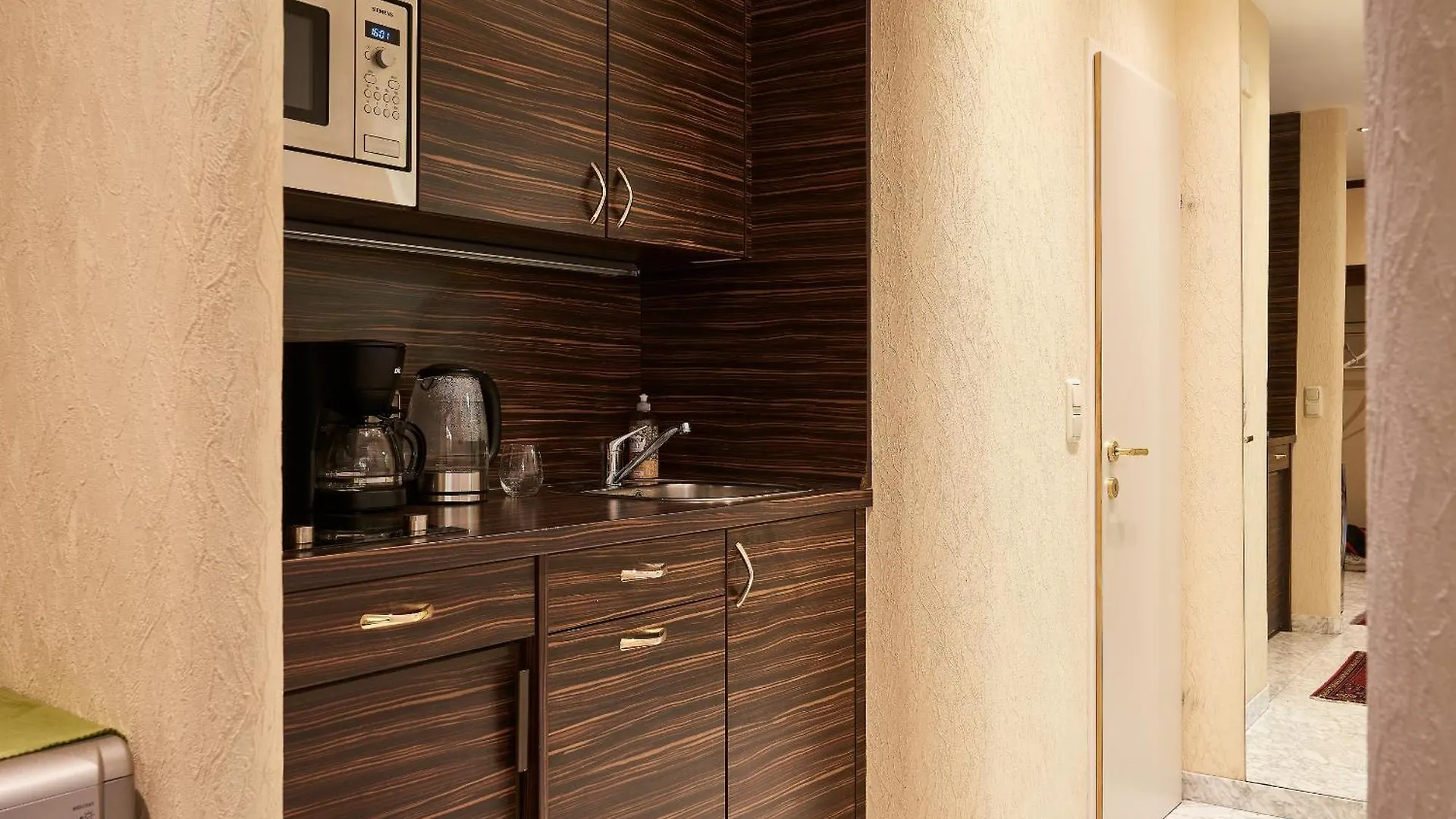 Vintage Austrian Exclusive Apartment In The Heart Of Vienna W Free Parking