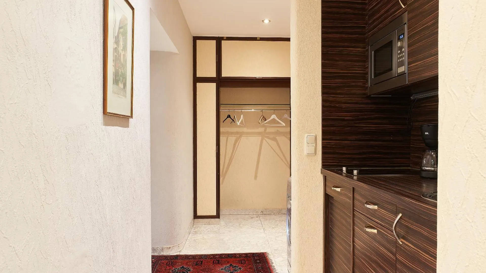 Vintage Austrian Exclusive Apartment In The Heart Of Vienna W Free Parking